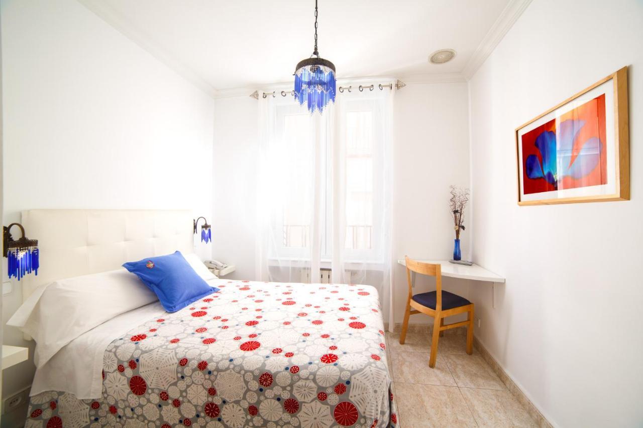 Hostal Barrera Madrid Kültér fotó